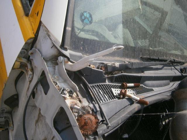 Решетка под лобовое стекло Тойота Хайлюкс Сурф в Керчи 29486