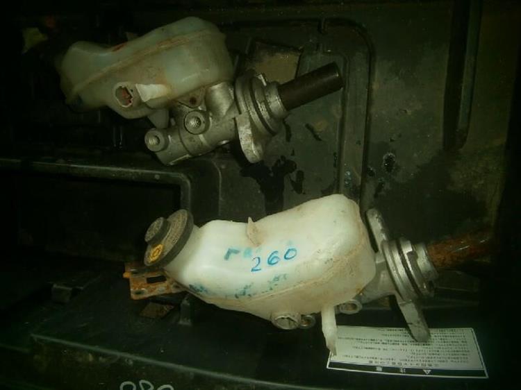 Главный тормозной цилиндр Тойота Премио в Керчи 73101